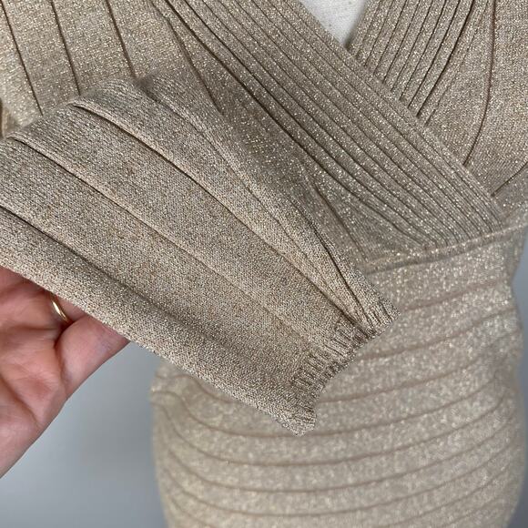 00s y2k Gold Metallic Knit Ribbed V-Neck Sweater Pullover Shimmery Top Petite M - Picture 10 of 10